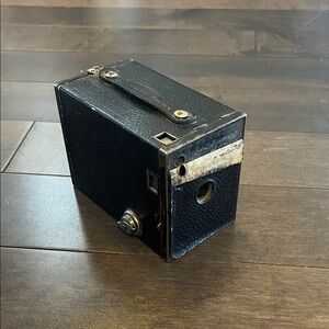 No.2 Brownie Model F Antique Black Box Camera